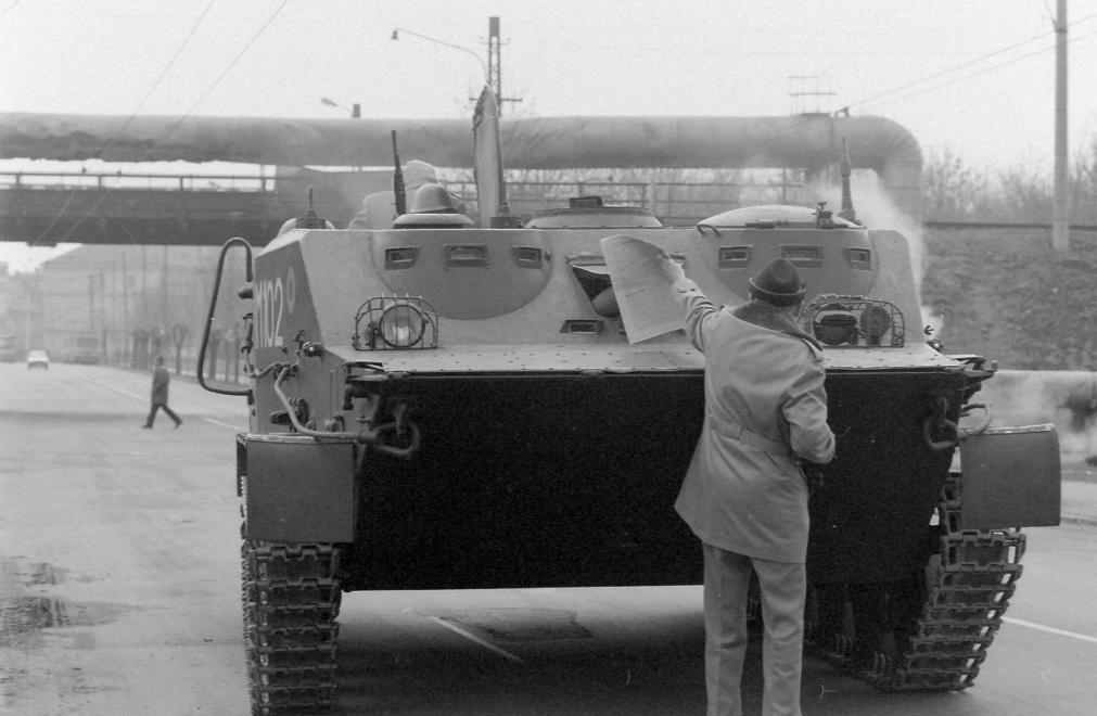 Romániai forradalom, Calea Alexandru Ioan Cuza, Btr-50PU típusú lövészpáncélos jármű